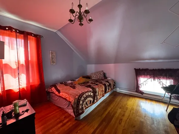 $2,300 | 631 Walnut Street, Unit 3, Fall River, MA 02720