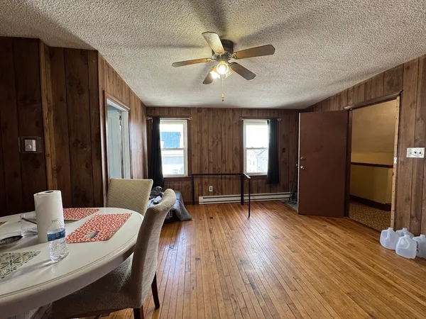 $2,300 | 631 Walnut Street, Unit 3, Fall River, MA 02720