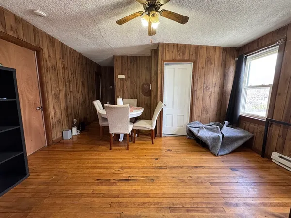 $2,300 | 631 Walnut Street, Unit 3, Fall River, MA 02720
