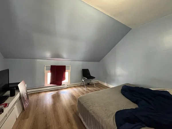 $2,300 | 631 Walnut Street, Unit 3, Fall River, MA 02720