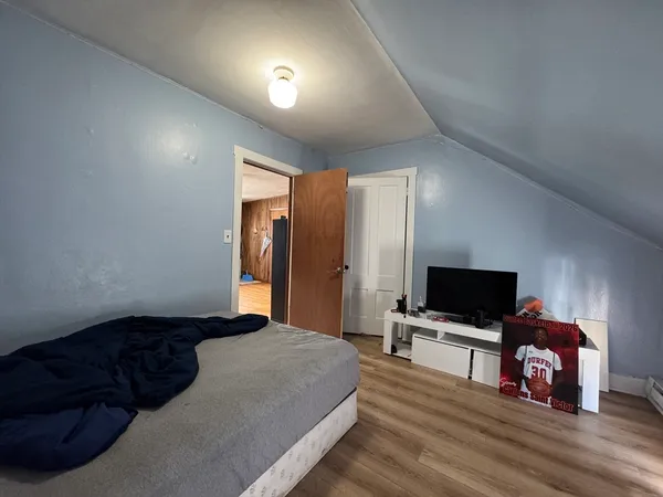 $2,300 | 631 Walnut Street, Unit 3, Fall River, MA 02720