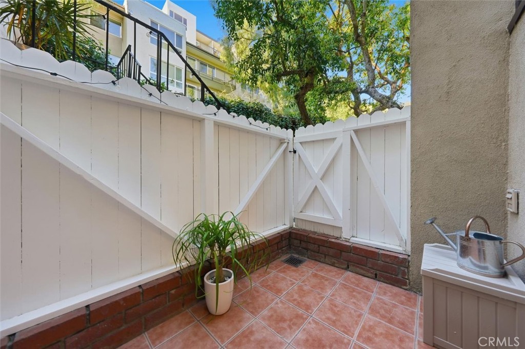 5658 Ravenspur Drive, Unit 208 Rancho Palos Verdes, CA 90275 - Photo 18 of 58 Patio off the kitchen