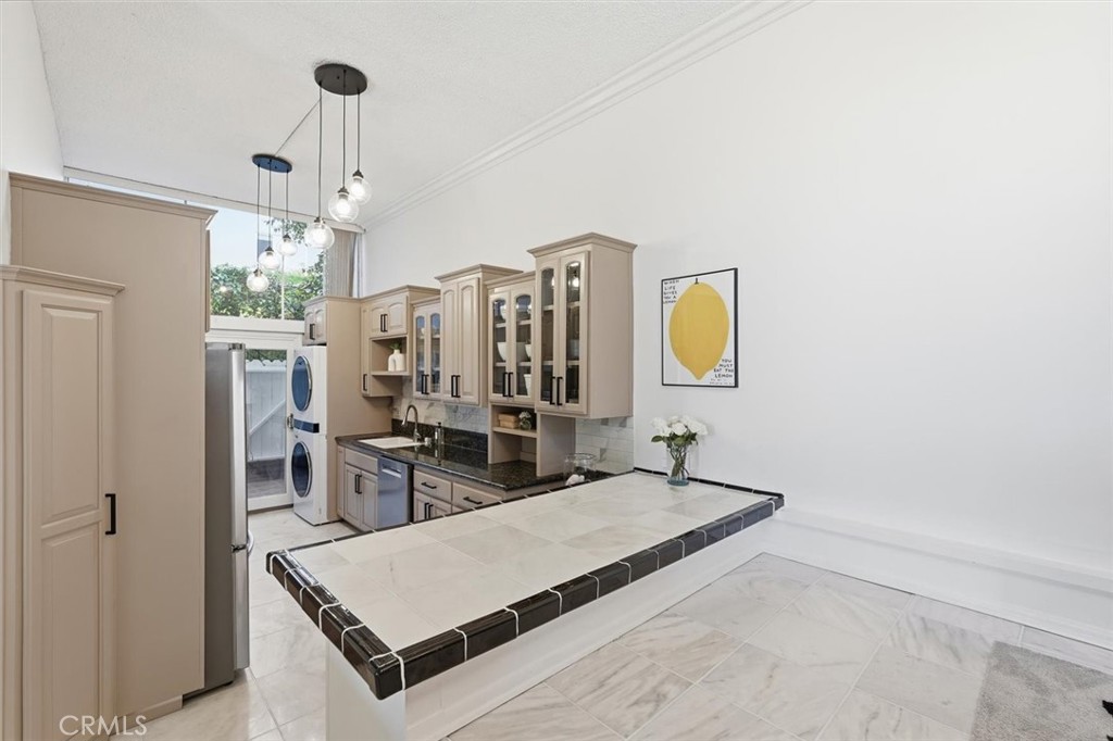 5658 Ravenspur Drive, Unit 208 Rancho Palos Verdes, CA 90275 - Photo 22 of 58 Kitchen