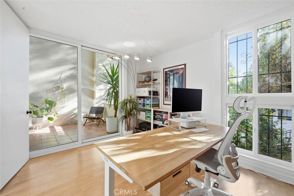 5658 Ravenspur Drive, Unit 208 Rancho Palos Verdes, CA 90275 - Photo 6 of 58 Downstairs bedroom