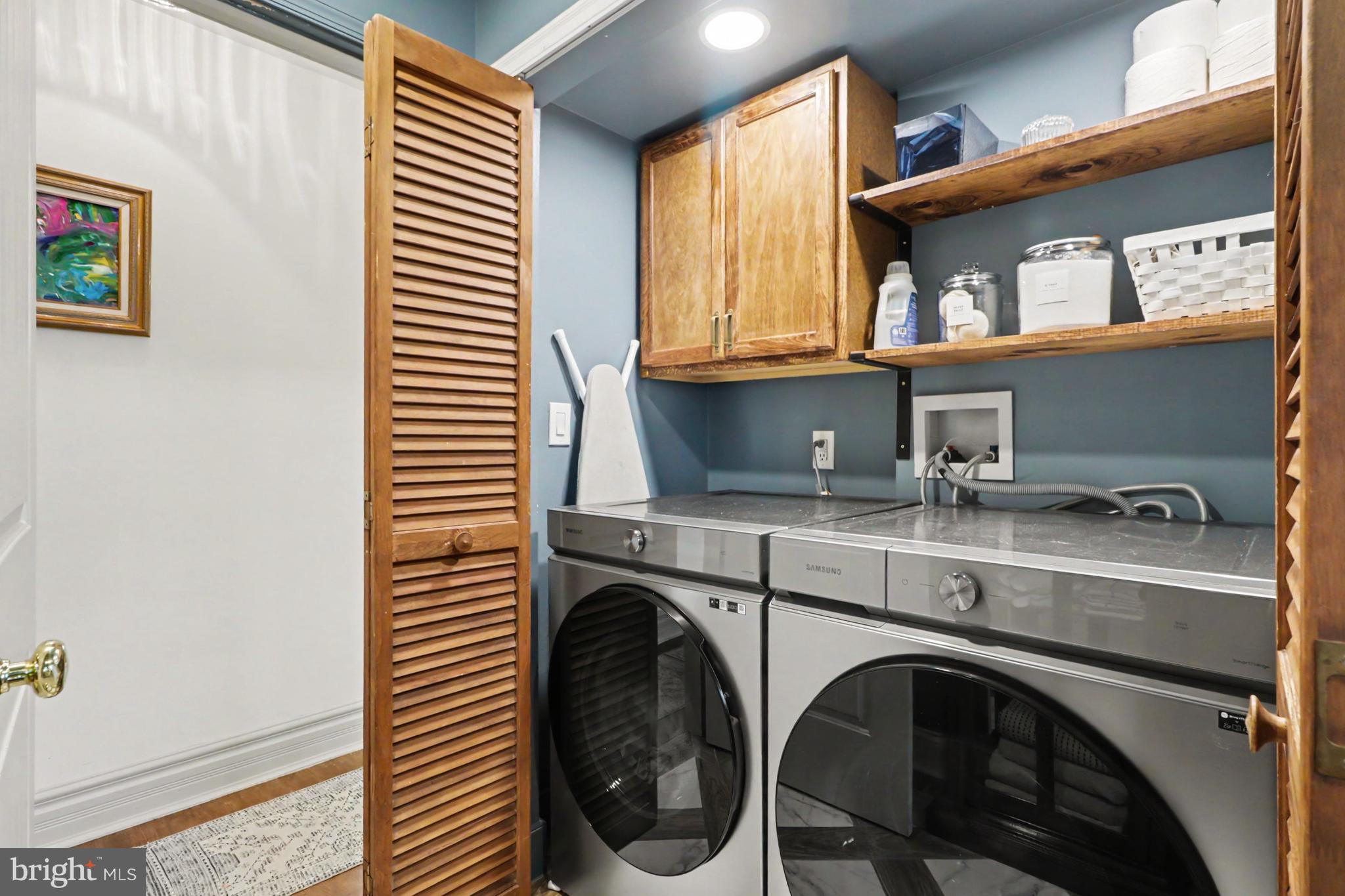 18 Sinclair Road Mechanicsburg, PA 17055 - Photo 18 of 44 Main floor laundry