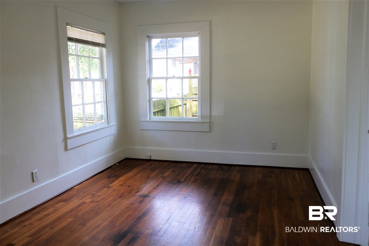 134 Hyland Avenue Mobile, AL 36607 - Photo 4 of 16 Sunroom