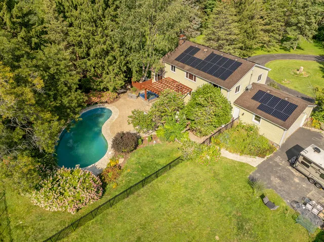 $749,900 | 1907 Cherry Valley Road, Woodstock, IL 60098