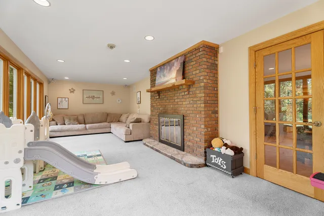 $749,900 | 1907 Cherry Valley Road, Woodstock, IL 60098