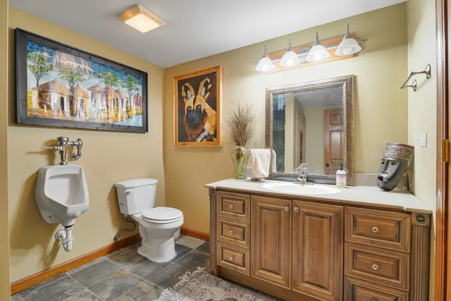 $779,900 | 1907 Cherry Valley Road, Woodstock, IL 60098