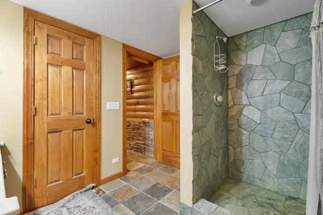 $749,900 | 1907 Cherry Valley Road, Woodstock, IL 60098