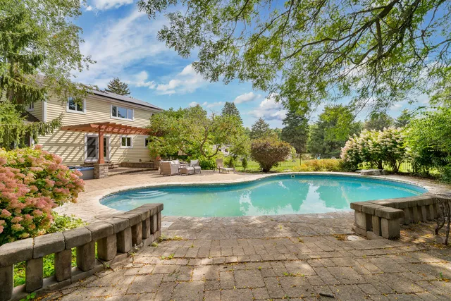 $749,900 | 1907 Cherry Valley Road, Woodstock, IL 60098