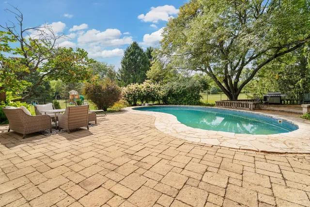 $779,900 | 1907 Cherry Valley Road, Woodstock, IL 60098