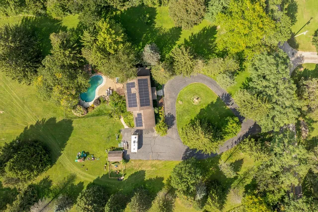 $779,900 | 1907 Cherry Valley Road, Woodstock, IL 60098