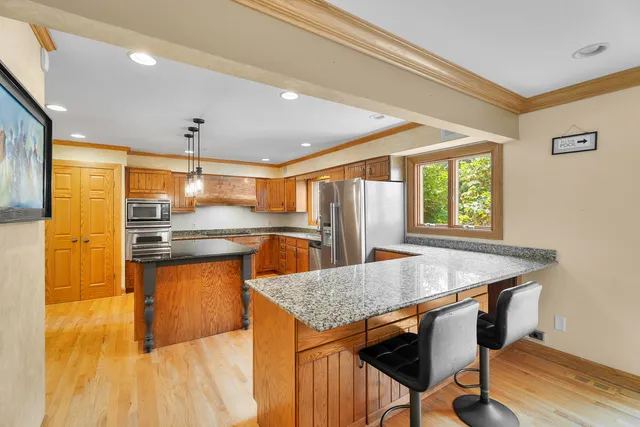 $779,900 | 1907 Cherry Valley Road, Woodstock, IL 60098