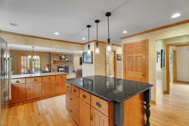 $779,900 | 1907 Cherry Valley Road, Woodstock, IL 60098