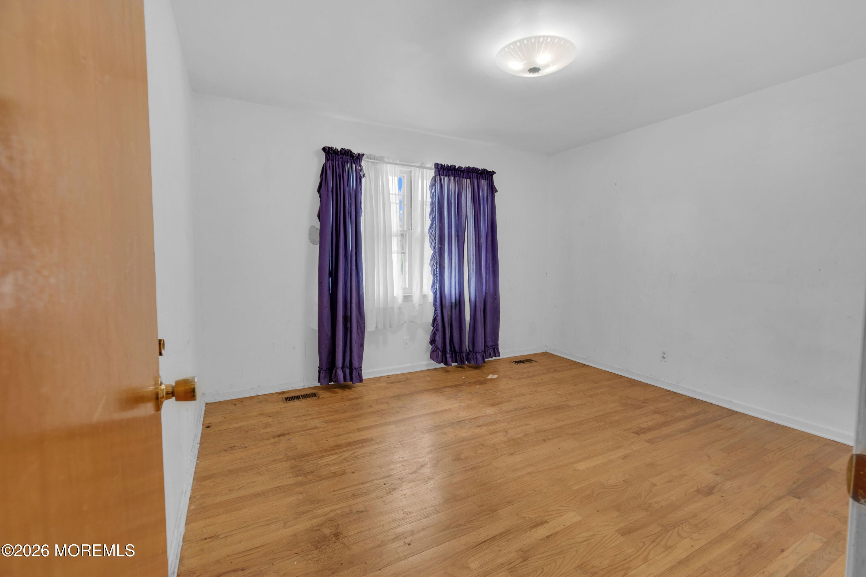 18 Foley Avenue Edison, NJ 08820 - Photo 5 of 34 photos(18of151)