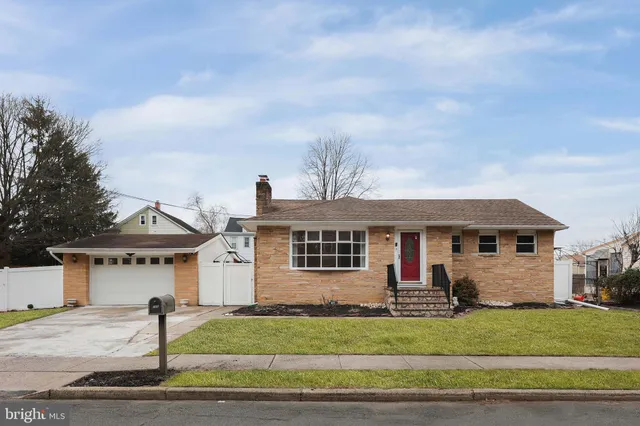 $425,000 | 105 Kentucky Avenue, Hamilton, NJ 08619