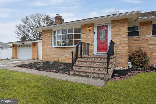 $425,000 | 105 Kentucky Avenue, Hamilton, NJ 08619