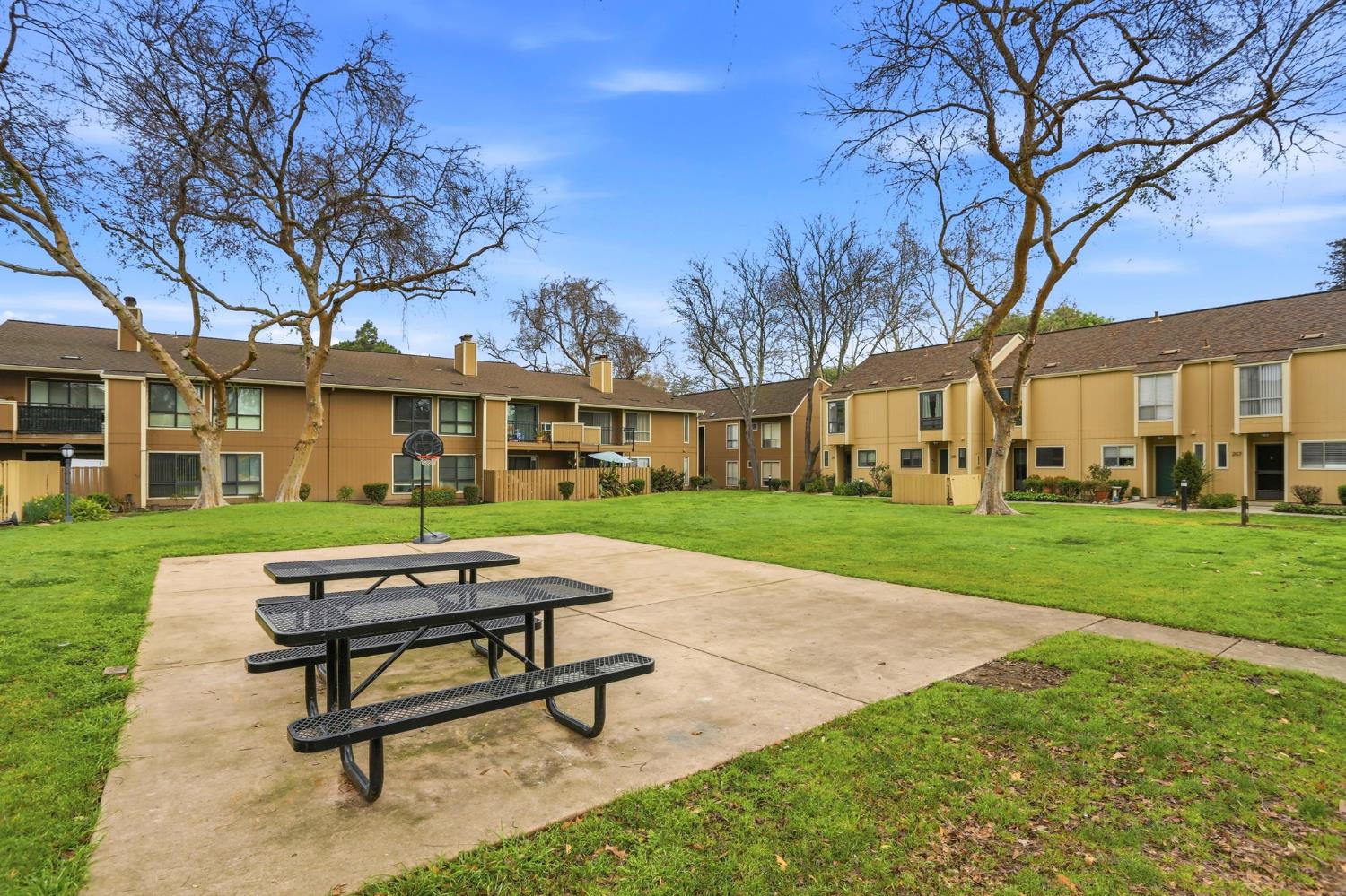 9005 Alcosta Boulevard, Unit 215 San Ramon, CA 94583 - Photo 27 of 30 a view of a building with a yard