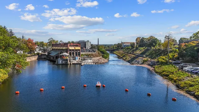 $524,900 | 52 Main Street, Unit 402, Nashua, NH 03064