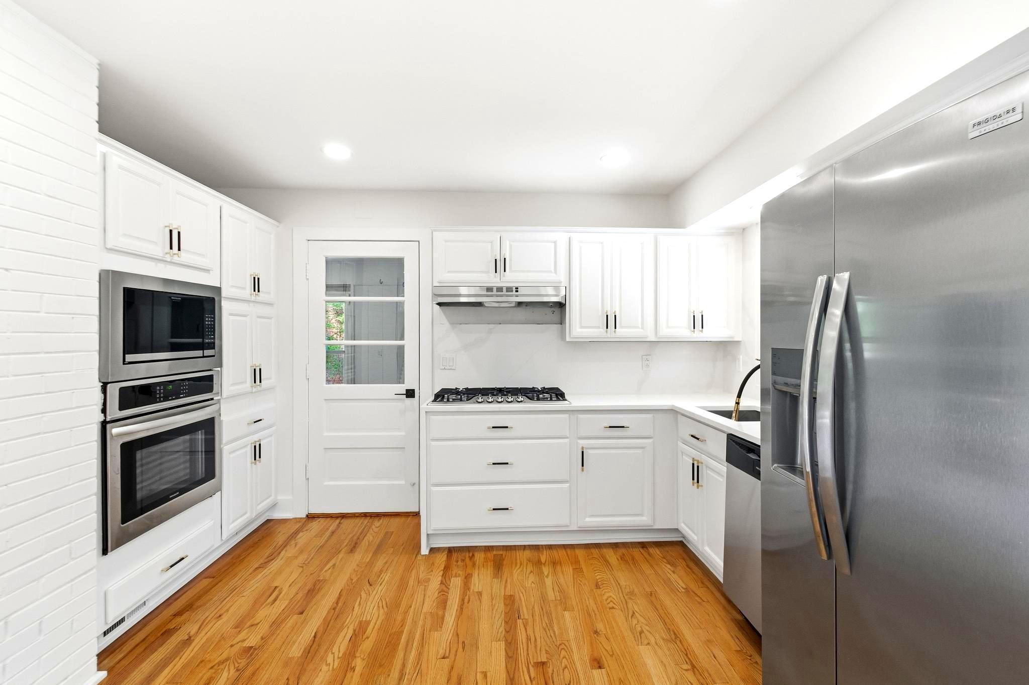 7708 Jansen Drive Springfield, VA 22152 - Photo 12 of 51 Kitchen