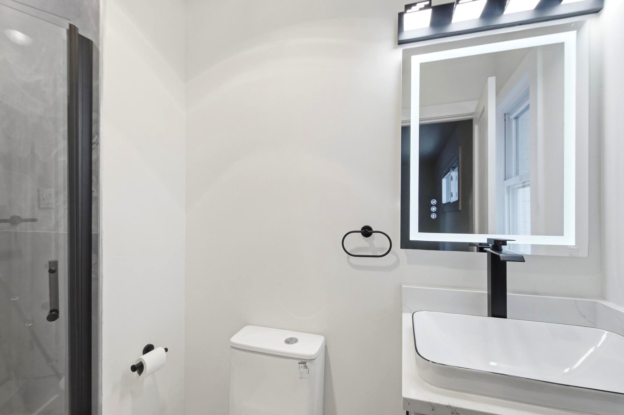 7708 Jansen Drive Springfield, VA 22152 - Photo 21 of 51 Full Bathroom in Primary Bedroom