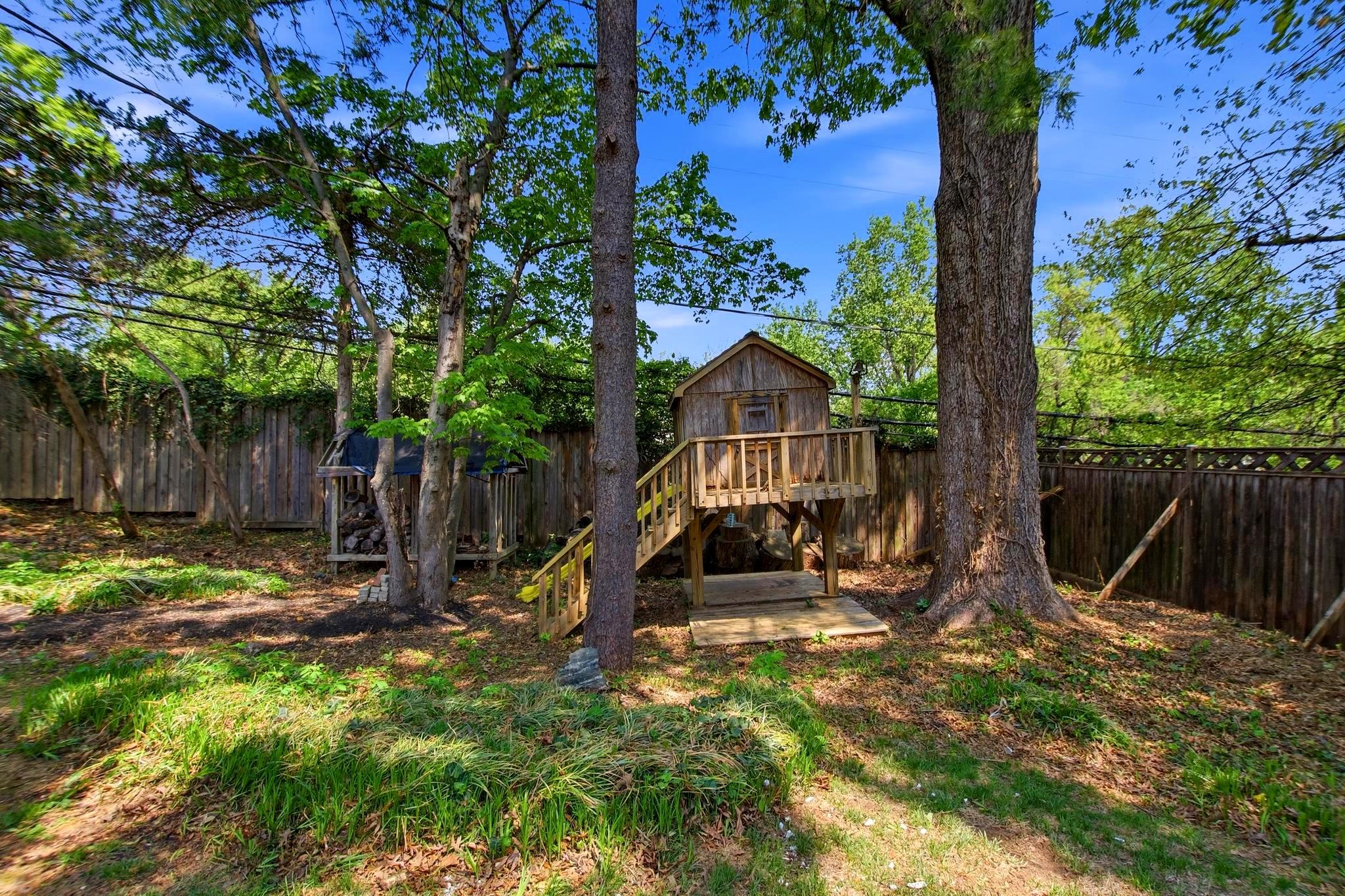 7708 Jansen Drive Springfield, VA 22152 - Photo 38 of 51 Backyard
