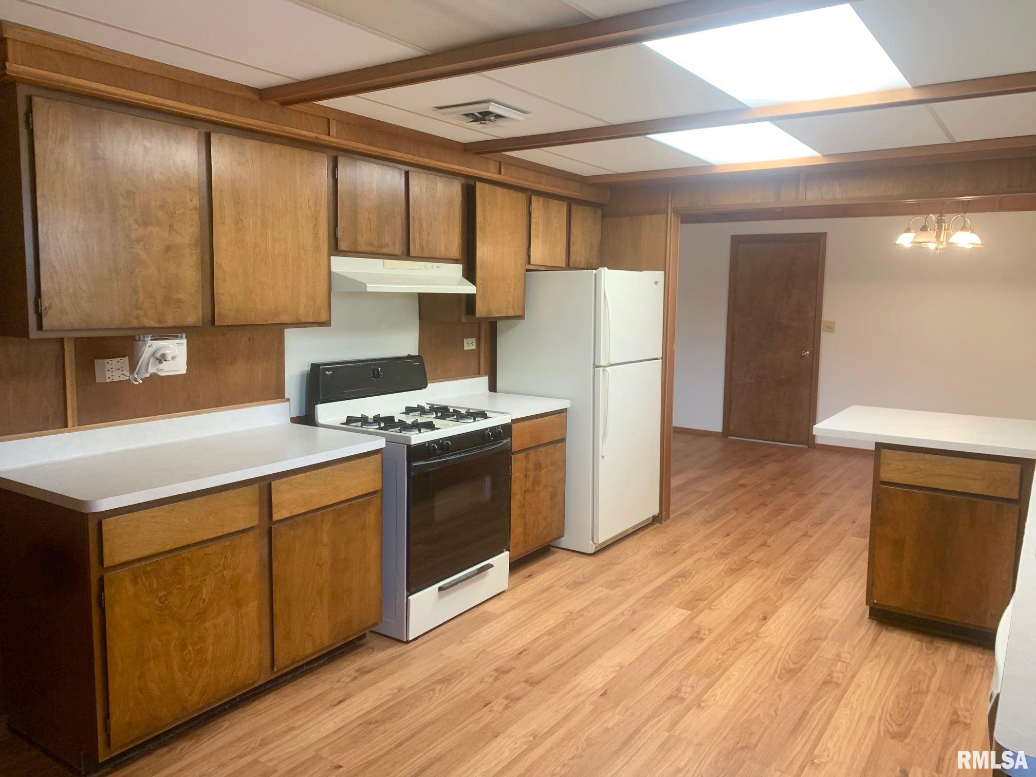 203 East Rutledge Street Petersburg, IL 62675 - Photo 15 of 22 Gallery Image 15