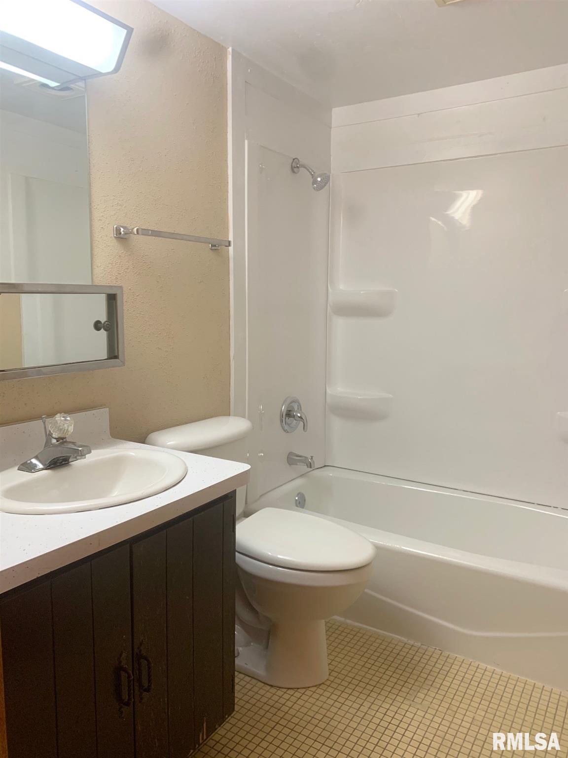 203 East Rutledge Street Petersburg, IL 62675 - Photo 10 of 22 Gallery Image 10