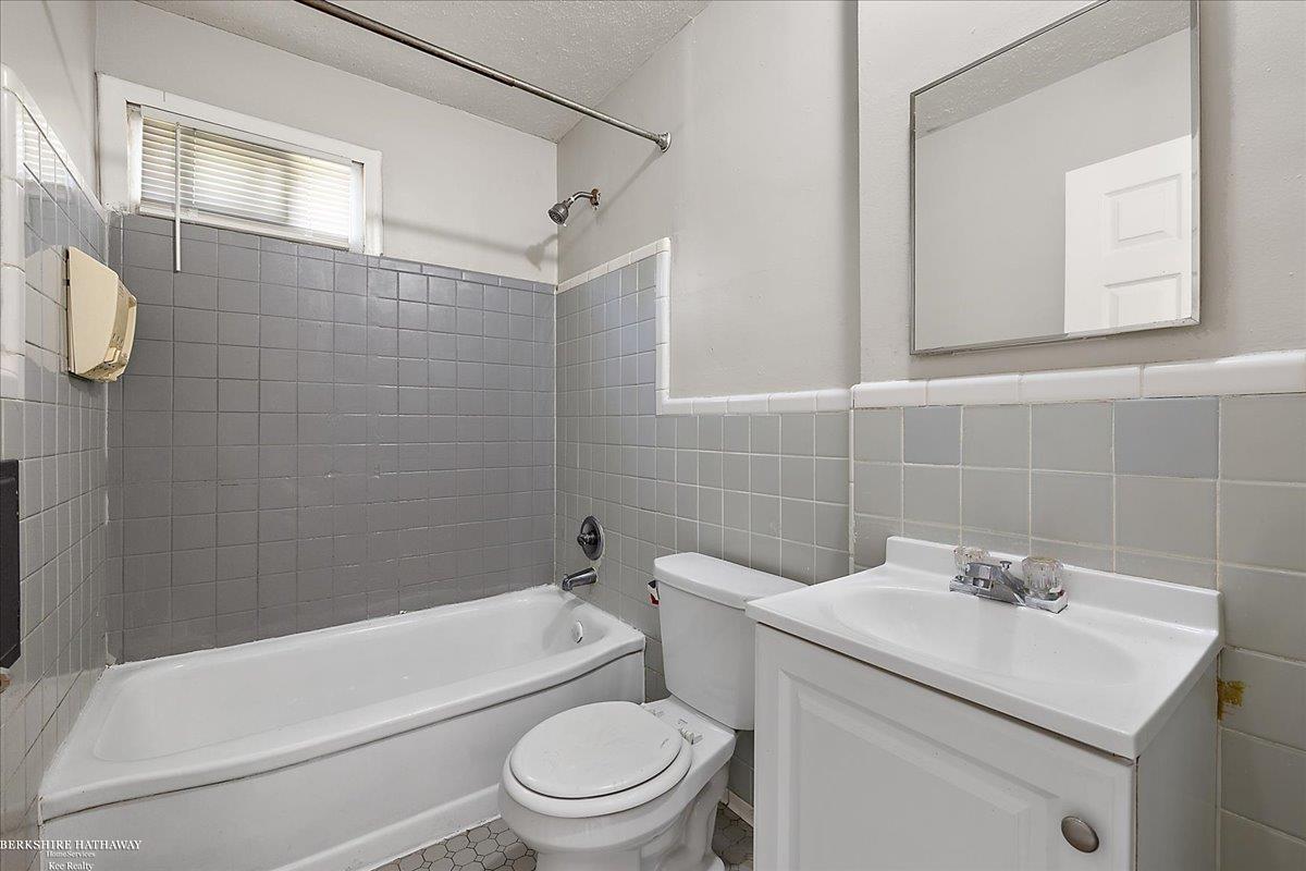 16630 Winston Street Detroit, MI 48219 - Photo 15 of 22