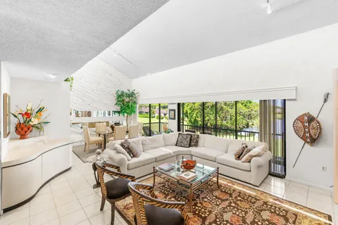 $524,900 | 7809 Lakeside Boulevard, Unit 4, Boca Raton, FL 33434