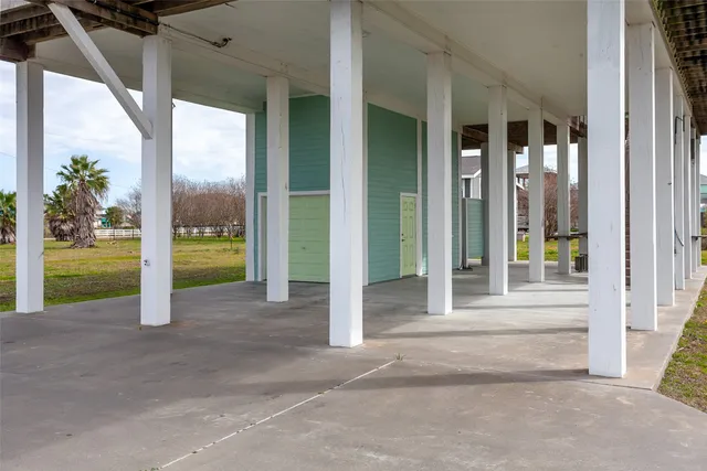 a view of a entrance door of the house