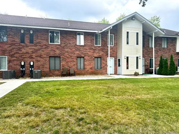 $235,000 | 12 Denver Court, Unit D12, Coram, NY 11727