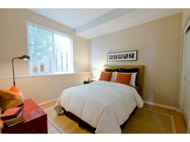 538 Monterey Road, Unit B Pacifica, CA 94044 - Photo 18 of 25 a bedroom with a bed and window
