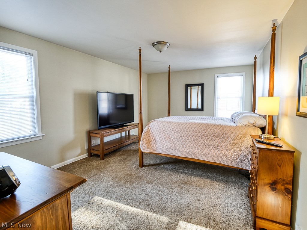 3844 Severn Road Cleveland Heights, OH 44118 - Photo 21 of 35 Very roomy master bedroom.