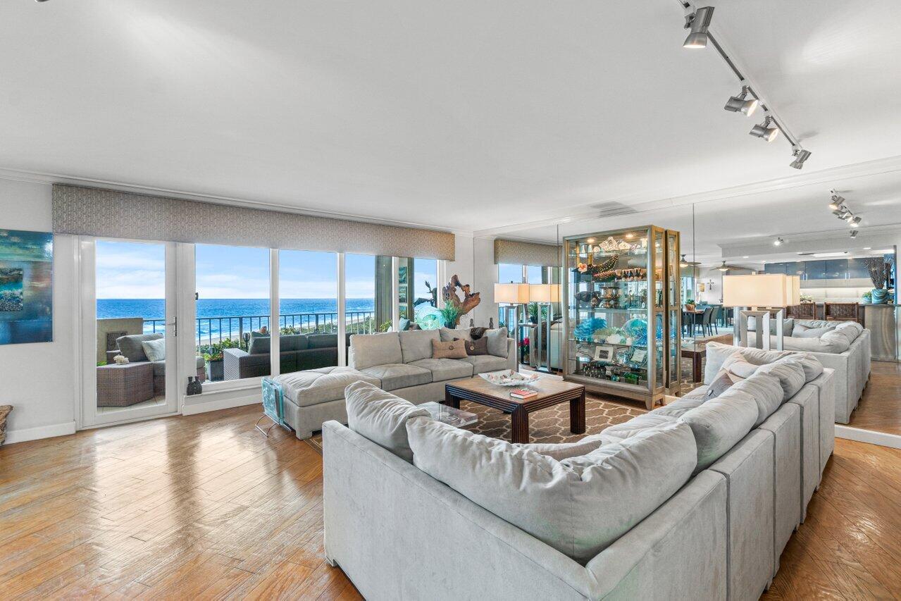 4301 North Ocean Boulevard, Unit A702 Boca Raton, FL 33431 - Photo 11 of 28 010-4301NorthOceanBoulevard-BocaRaton-FL