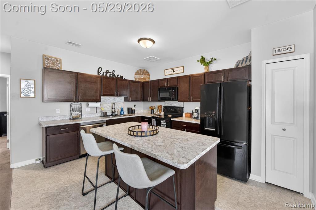9988 Ridge Run Street Howell, MI 48855 - Photo 8 of 32
