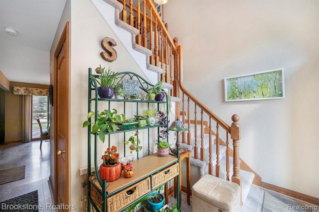 2285 Rochelle Park Drive, Unit 122 Rochester Hills, MI 48309 - Photo 13 of 32