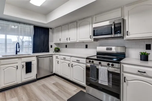 $329,900 | 2034 Lewis Trail, Grand Prairie, TX 75052