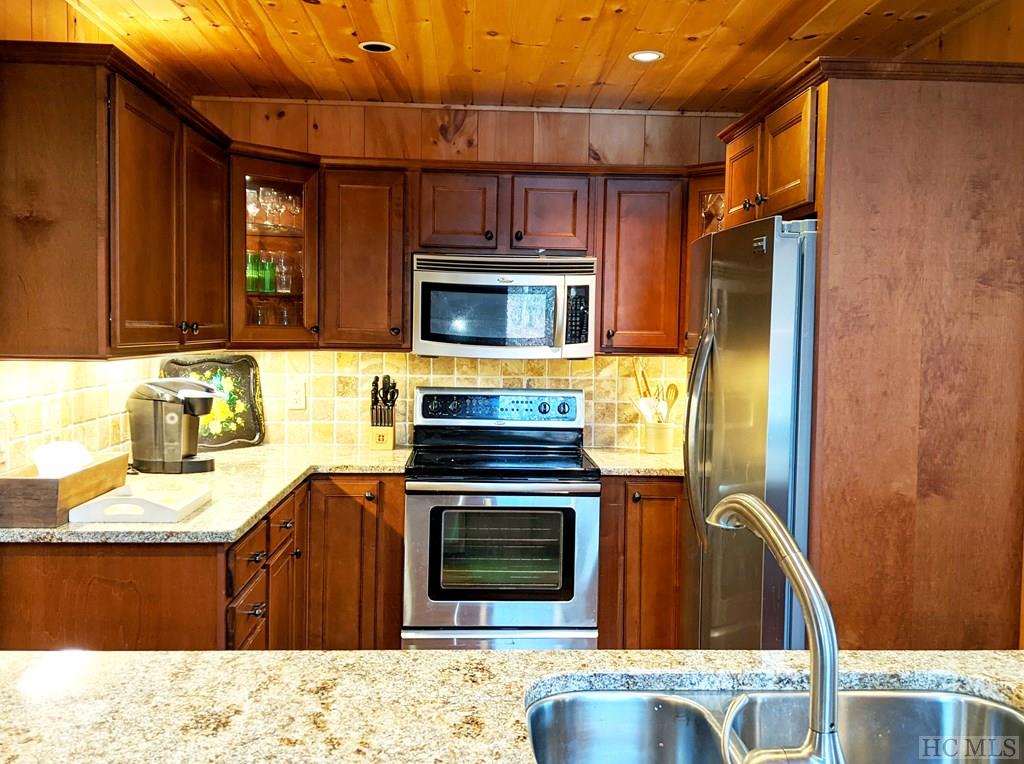 358 Dominion Road Cashiers, NC 28717 - Photo 7 of 24 Gallery Image 7