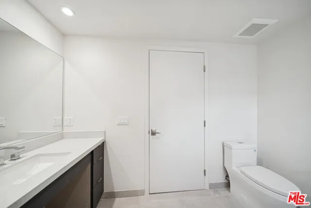 $4,611 | 1051 South Corning Street, Unit 102, Los Angeles, CA 90035