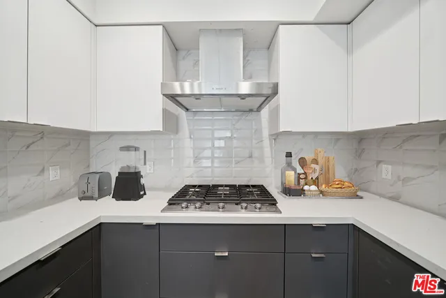 $4,611 | 1051 South Corning Street, Unit 102, Los Angeles, CA 90035