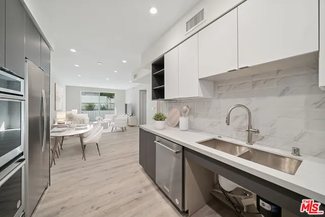 $4,611 | 1051 South Corning Street, Unit 102, Los Angeles, CA 90035