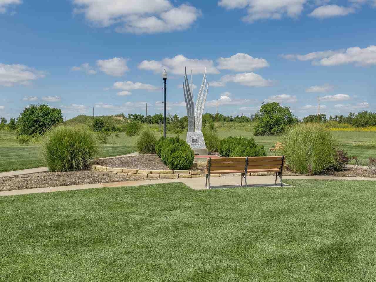 7325 East Pheasant Ridge Street Wichita, KS 67226 - Photo 2 of 11