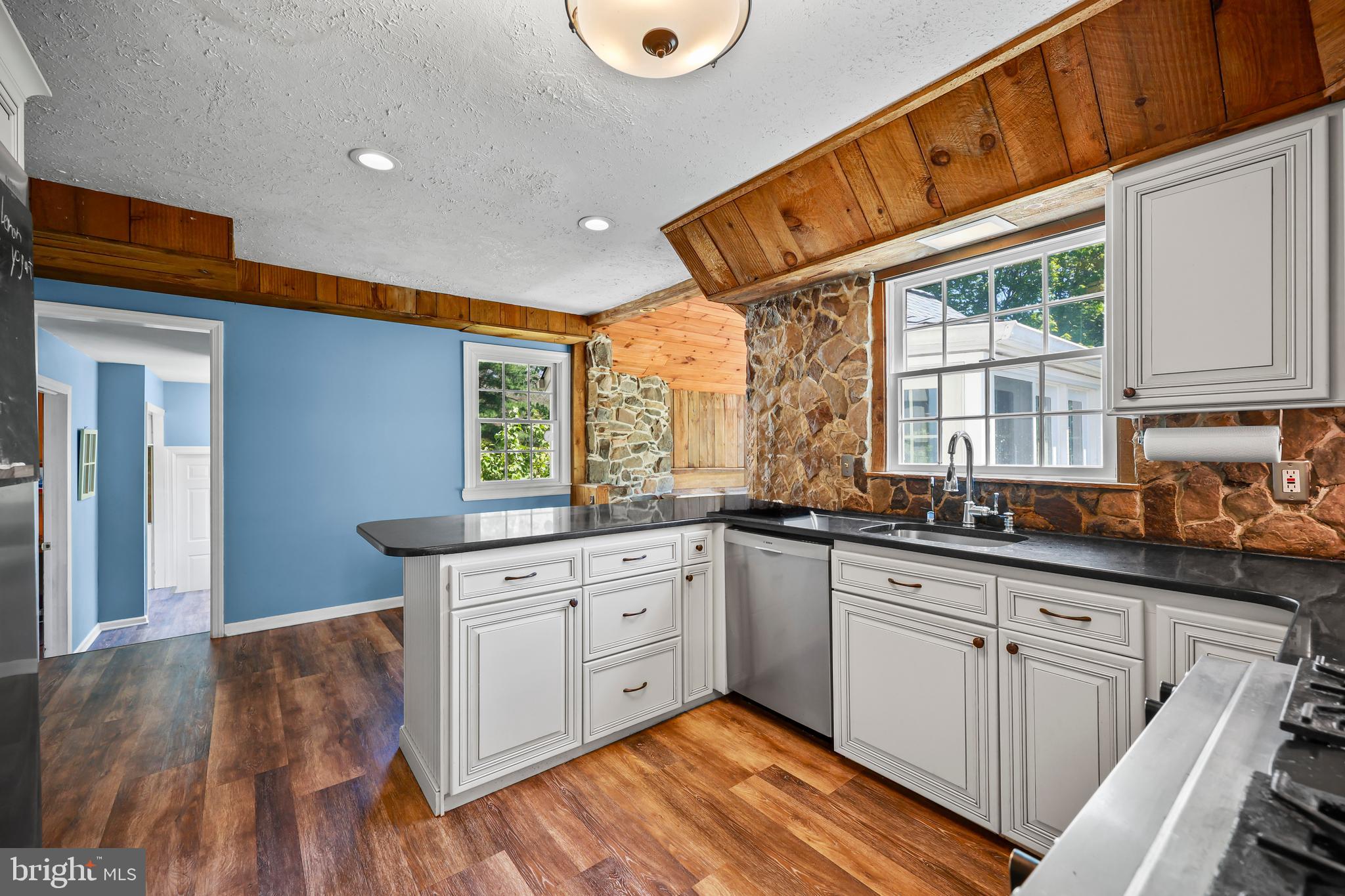 339 Mountain View Road Skillman, NJ 08558 - Photo 17 of 54 Kitchen