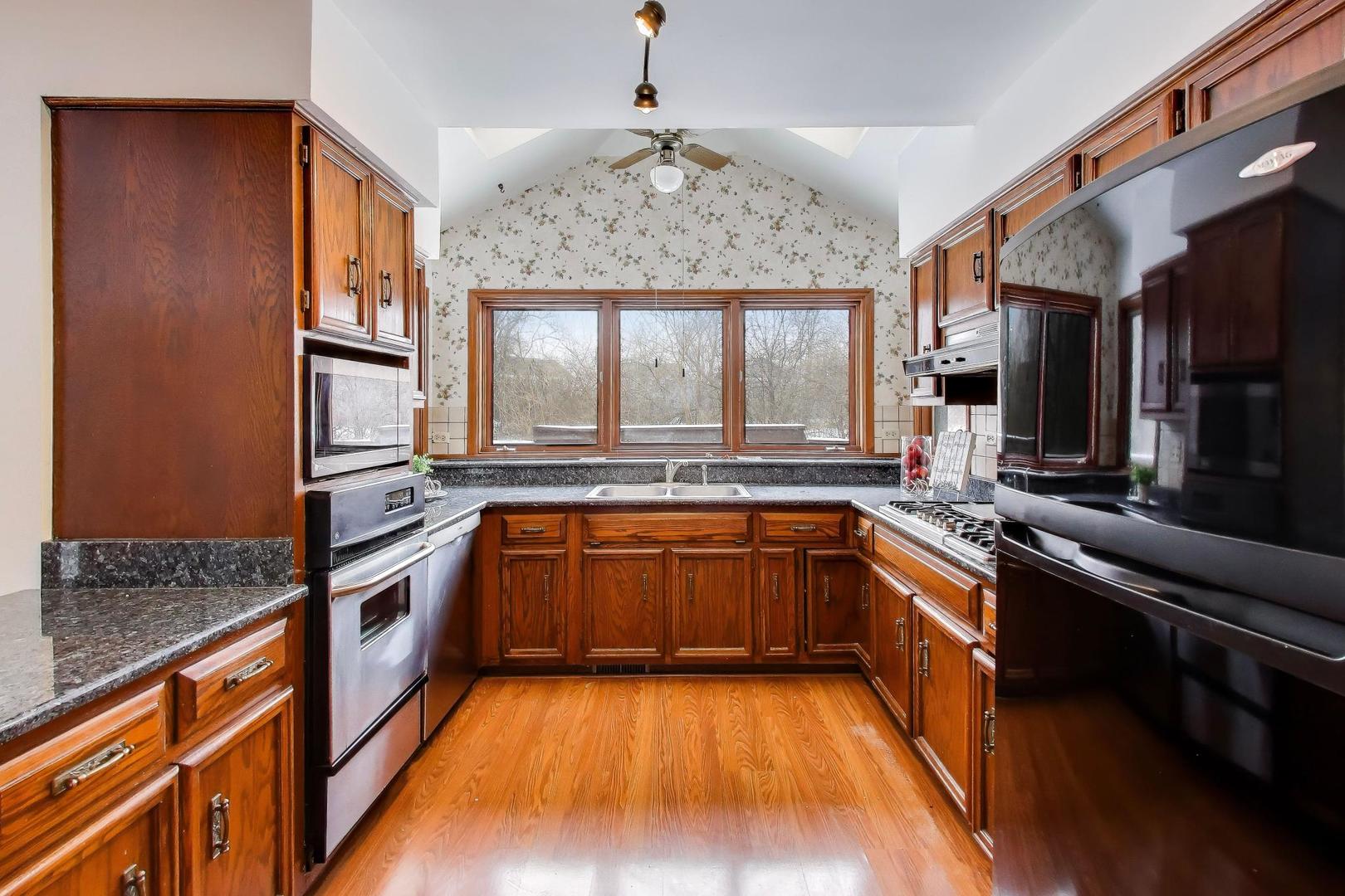 1111 Samstag Court Naperville, IL 60563 - Photo 19 of 61