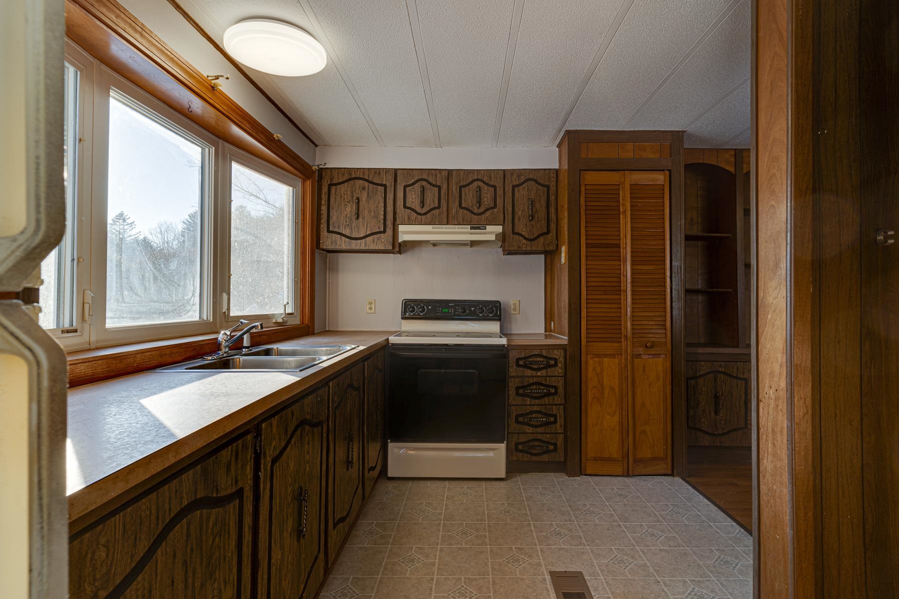 4 Arrowbrook Road Dover, NH 03820 - Photo 3 of 24