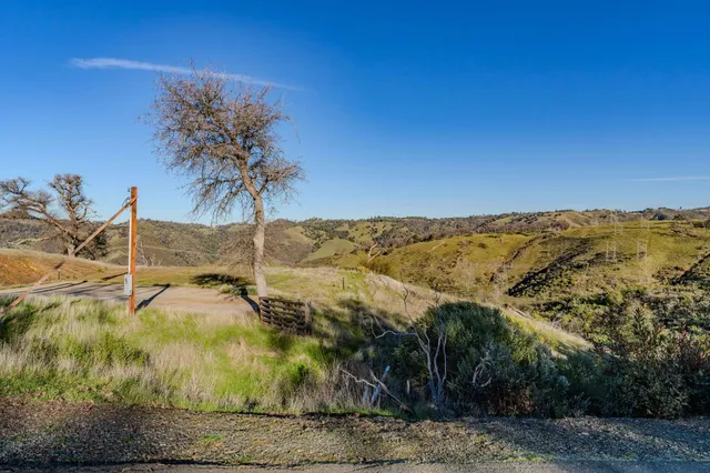 $159,900 | 858 Candy Circle, Mokelumne Hill, CA 95245