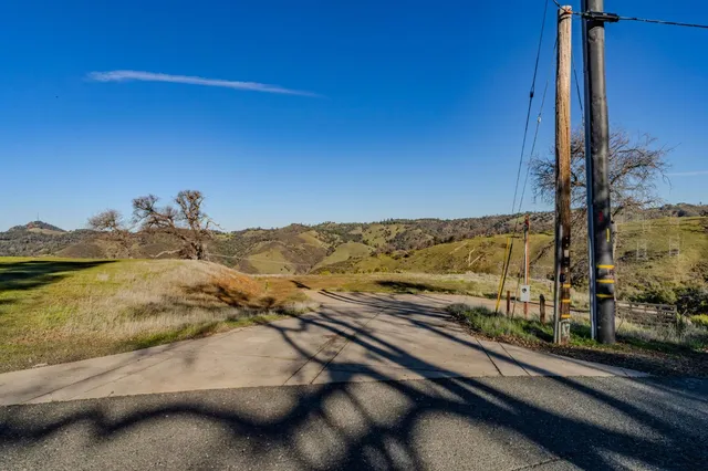 $159,900 | 858 Candy Circle, Mokelumne Hill, CA 95245