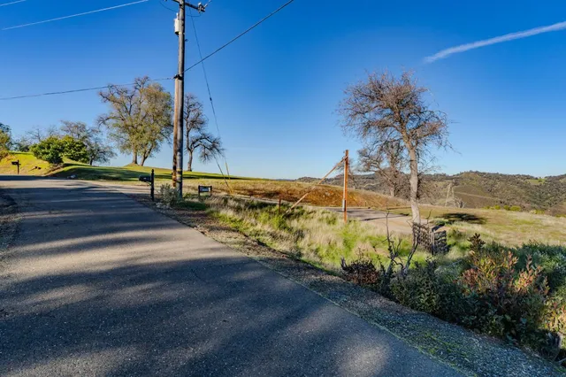 $159,900 | 858 Candy Circle, Mokelumne Hill, CA 95245